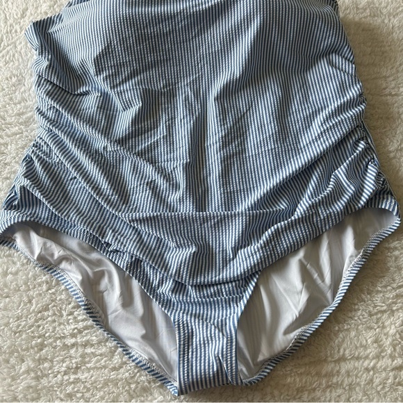 J. Crew Stripped One Piece Swim Suit Size 24 NEW - Picture 2 of 5